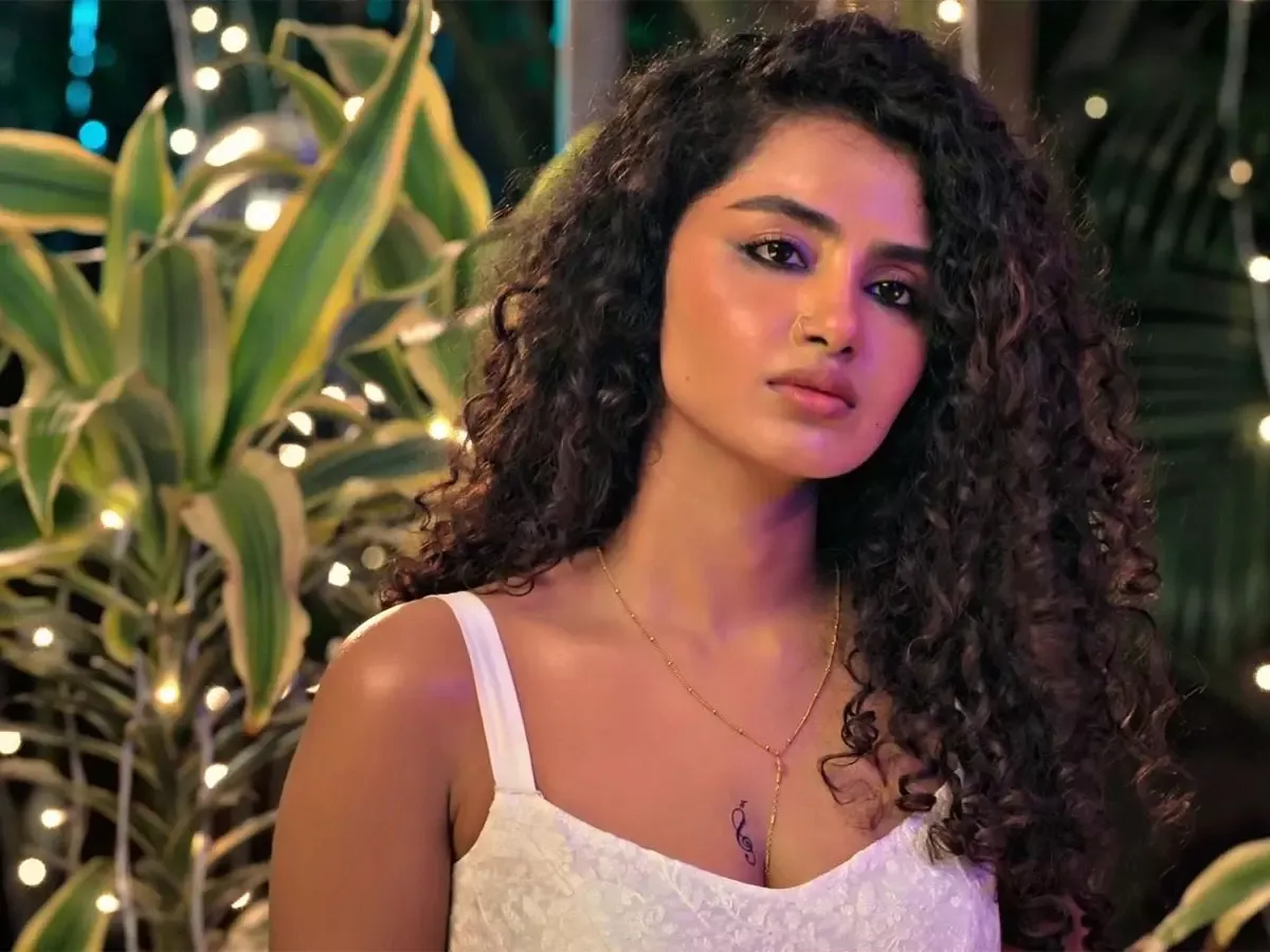 1075432-anupama-parameswaran-1111