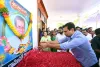 రవీంద్ర కుమార్ తండ్రి కనిలాల్ చిత్రపటానికి నివాళులు అర్పించిన మాజీ మంత్రి కేటీఆర్