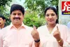 ఓటు హక్కు వినియోగించుకున్న పీర్జాదిగూడ మేయర్ జక్క వెంకట్ రెడ్డి దంపతులు