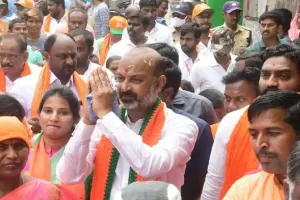 Bjp Bandi Sanjay : నన్ను ఓడించేందుకు కాంగ్రెస్, బీఆర్ఎస్ కుమ్కక్కు