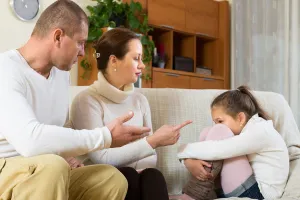 Parenting Tips : పిల్లలను అస్సలు కొట్టకూడదు.. మానసిక సమస్యలు వస్తాయి