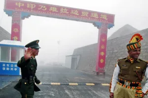 Highway in China border I డ్రాగన్ దూకుడును తనిఖీ చేయండి!