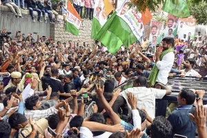 Greater HYD Politics I గ్రేటర్‌లో ముగ్గురు వలస నేతలకు టికెట్లు...