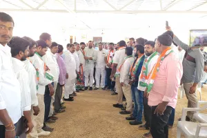 Congress : శామీర్ పేట్ లో బీఆర్ఎస్ ను వీడిన నేతలు 