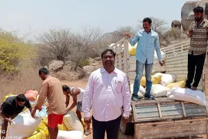 అక్రమంగా డంపు చేసిన 32 క్వింటాళ్ల పిడిఎస్ బియ్యన్ని స్వాధీనం 