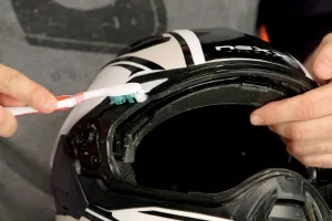 Helmet Cleaning Tips : వేసవిలో హెల్మెట్ వాడేప్పుడు జాగ్రత్త.. 