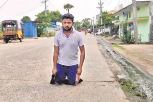 బావమరిది కోసం 70 కిలో మీటర్లు మోకాళ్ళ పైన నడుచుకుంటూ వెళ్లి మొక్కు తీర్చుకున్న బావ