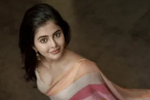 Gorgeous : ఎప్పటికప్పుడు టెంప్టింగ్ ఫోజులతో రెచ్చిపోతూ కుర్రాళ్ళకు...