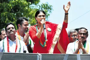 హత్యా నిందితుడికి మళ్ళీ ఎందుకు పట్టం కడుతున్నారు ?