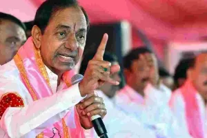 పోచారం, సంజయ్‌పై అనర్హత వేటుకు ప్రయత్నం..