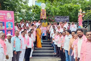 అమరుల యాదిలో తెలంగాణ.. స్వరాష్ట్ర సాధనలో అసువులు బాసిన అమరవీరులందరికి ఘన నివాళులు