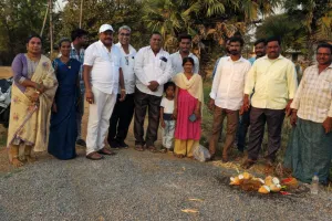 సిసి రోడ్డు నిర్మాణ పనులు ప్రారంభం